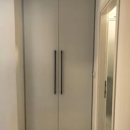 L&l 20 Minutes Walk To The Old Town Apartman *