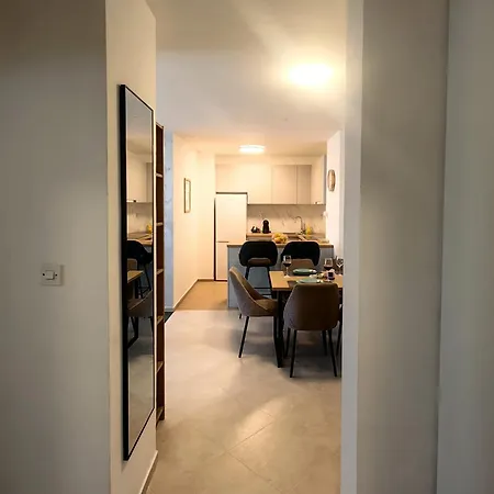 L&l 20 Minutes Walk To The Old Town Apartamento Zadar